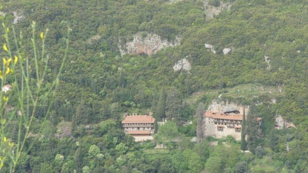15-monastère semi troglodyte